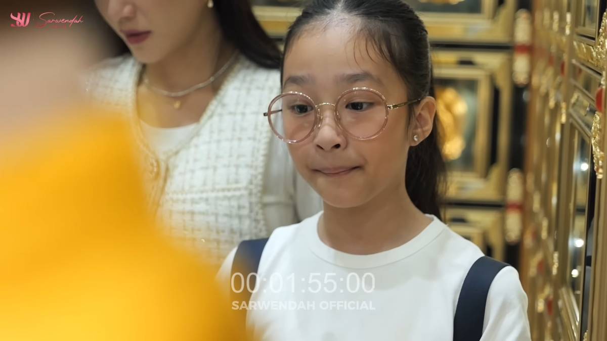 Sarwendah peringati 49 hari meninggalnya ayah
