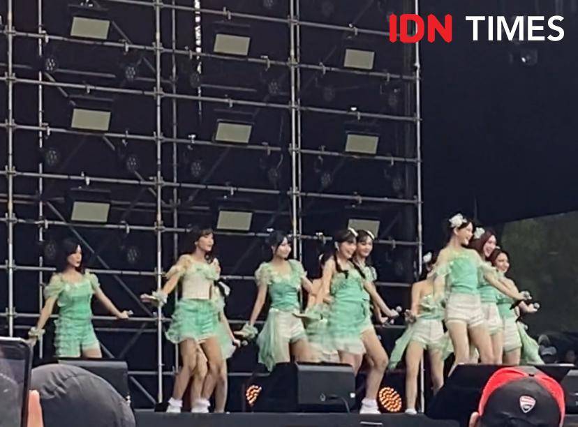 potret JKT48 di Pestapora hari ke-2, Sabtu (6/9/2025)
