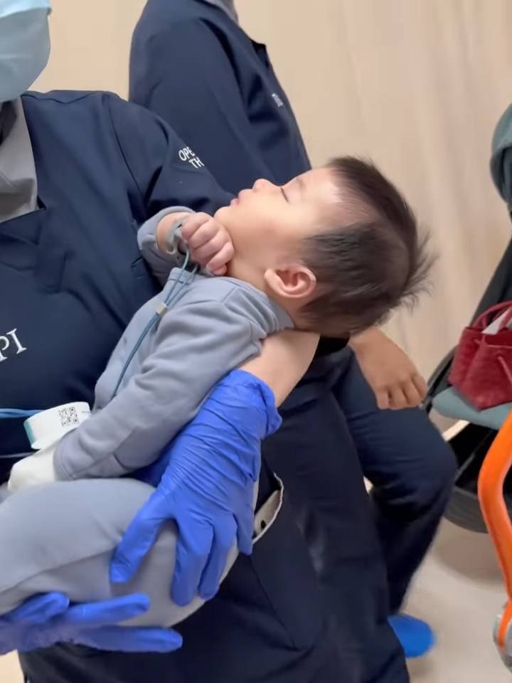 anak Kesha Ratuliu sunat