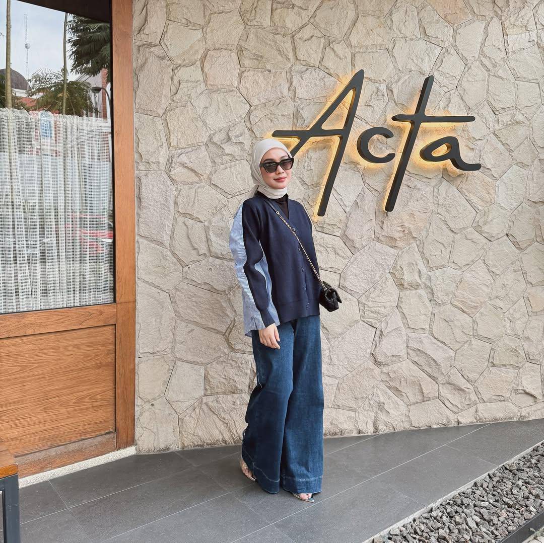 potret mix and match hijab nyaman ala Arrum Rahma