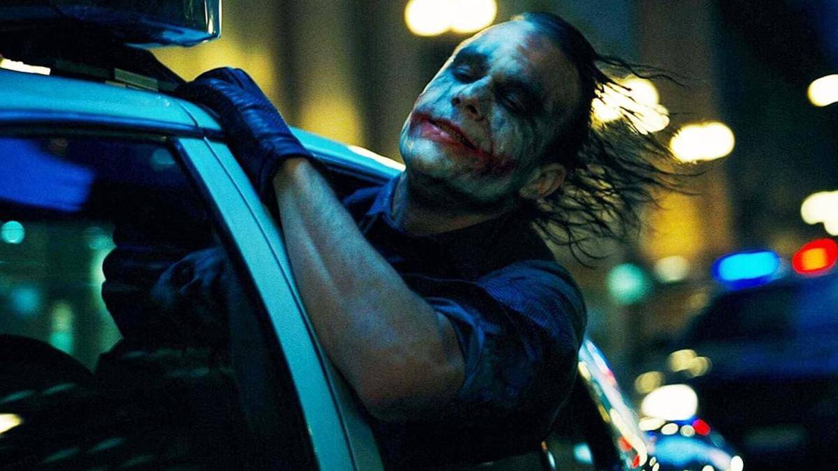 Heath Ledger sebagai Joker
