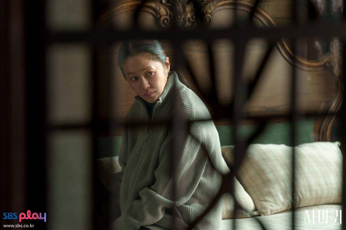 Cuplikan drama Korea Queen Mantis 