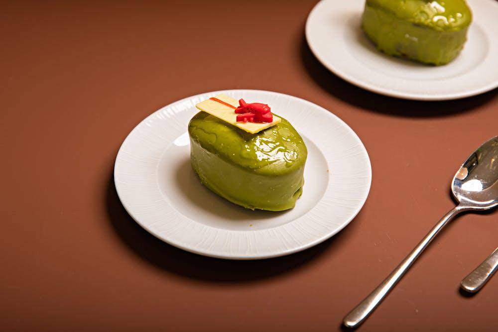 ilustrasi kue balok matcha 