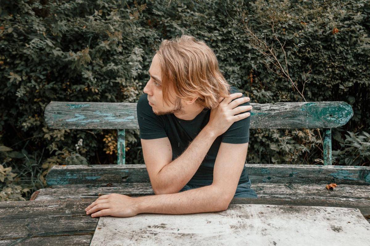 ilustrasi seorang pria (pexels.com/Kris Møklebust)