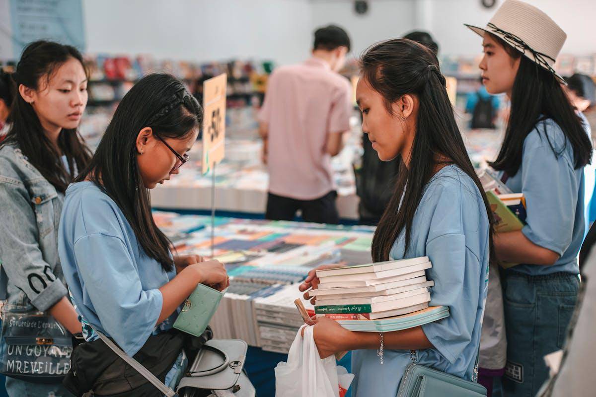 ílustrasi membeli buku