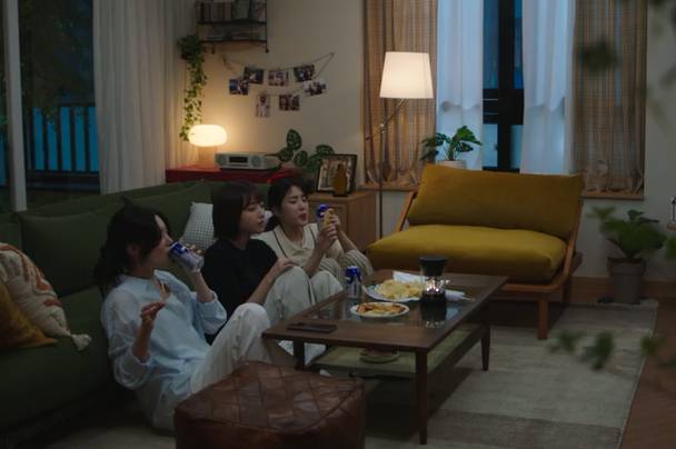 still cut drama Korea Beyond the Bar (youtube.com/@JTBCdrama)