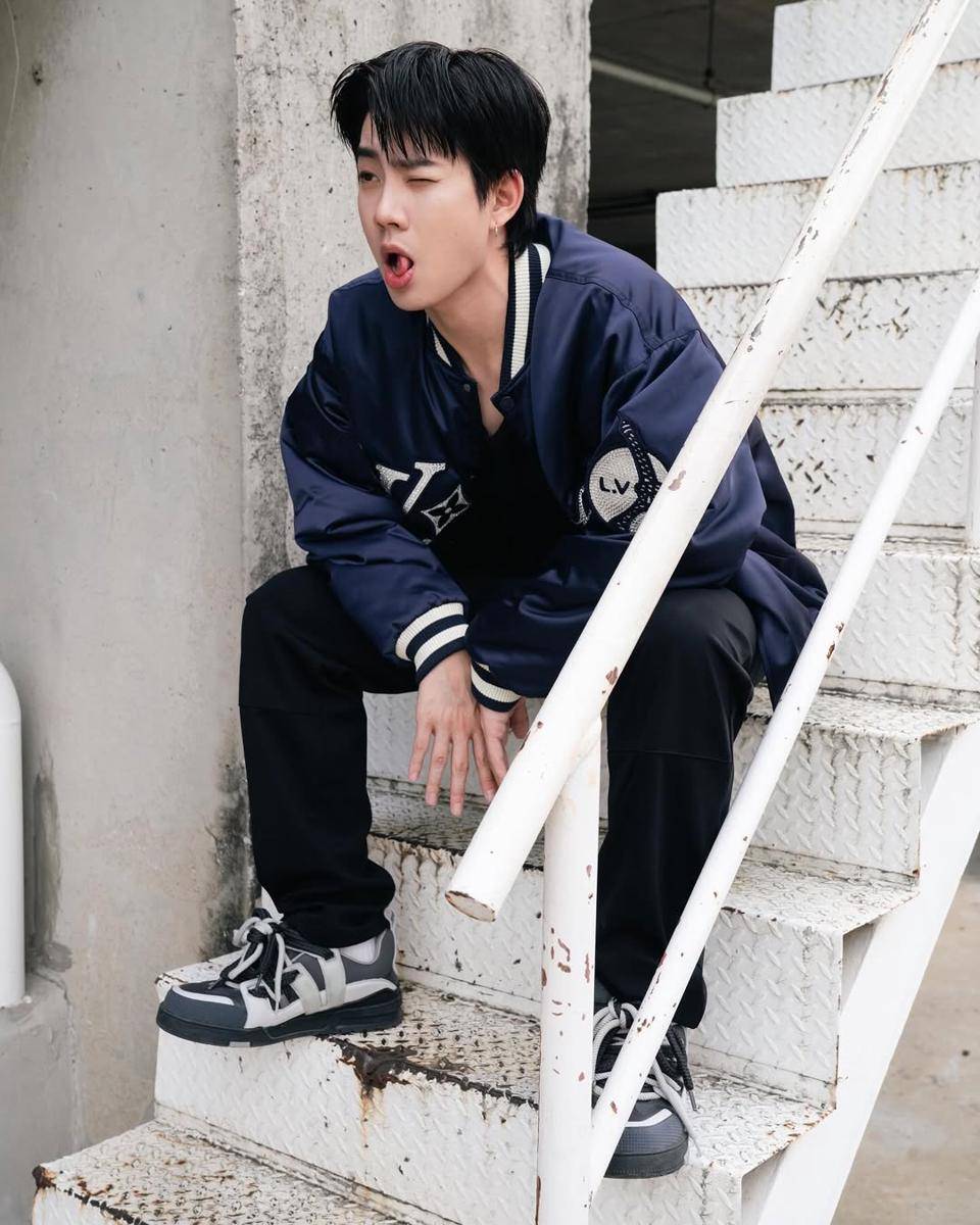 Off Jumpol (instagram.com/tumcial)
