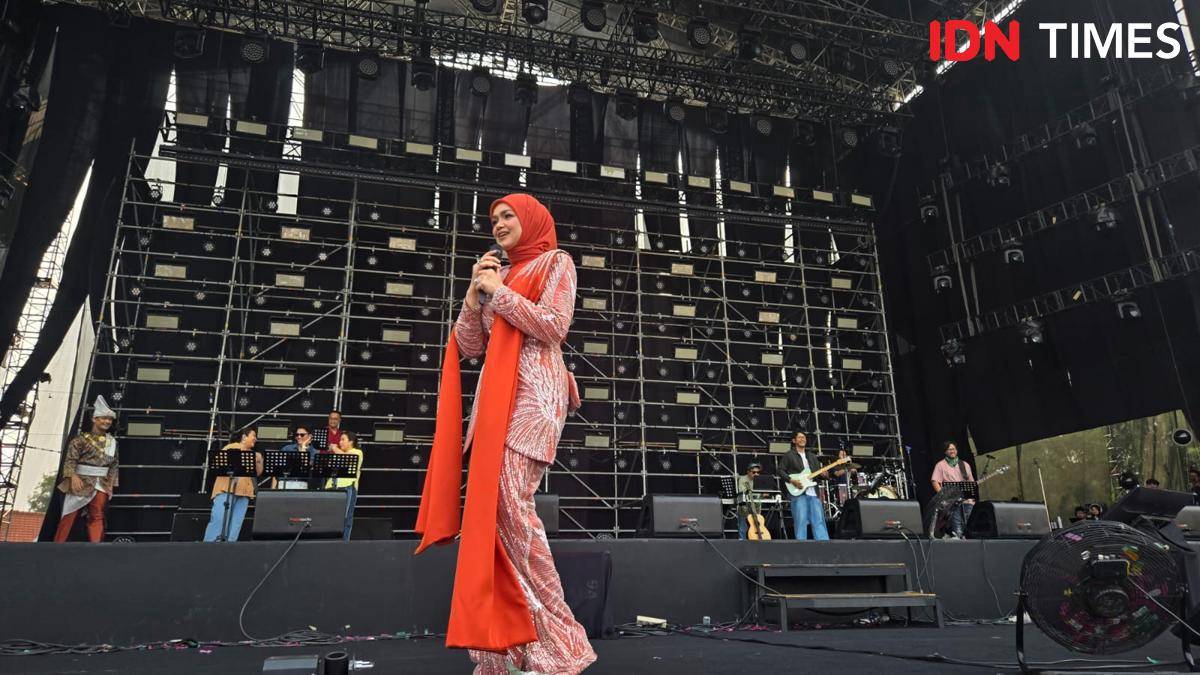 Siti Nurhaliza di Pestapora 2025 (IDN Times/Uni Lubis)