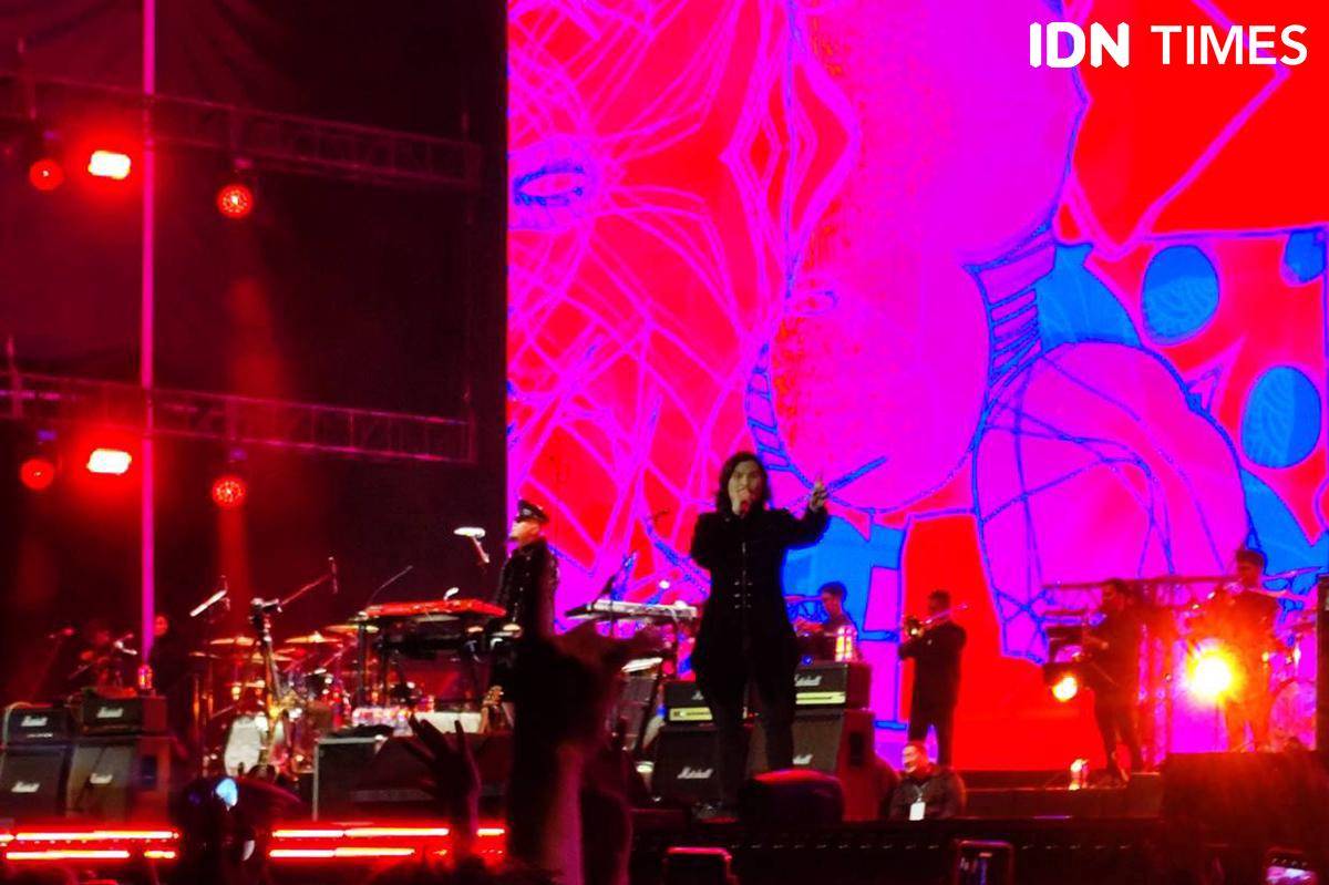 Dibuka dengan meriah oleh Virzha dan Ello.jpg