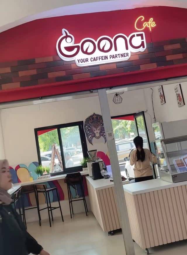 Potret Goona Cafe Stasiun Gubeng Baru