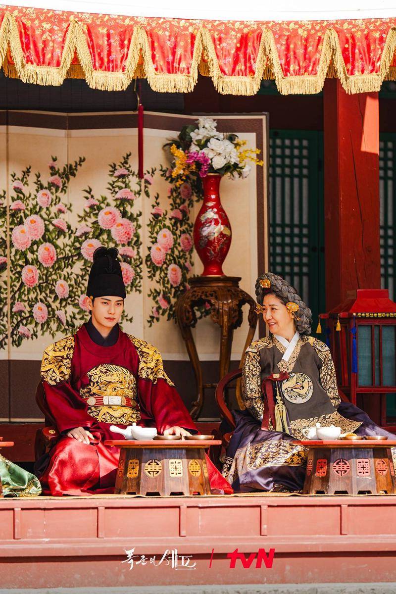 cuplikan drama Bon Appétit, Your Majesty (dok. tvN/Bon Appétit, Your Majesty)