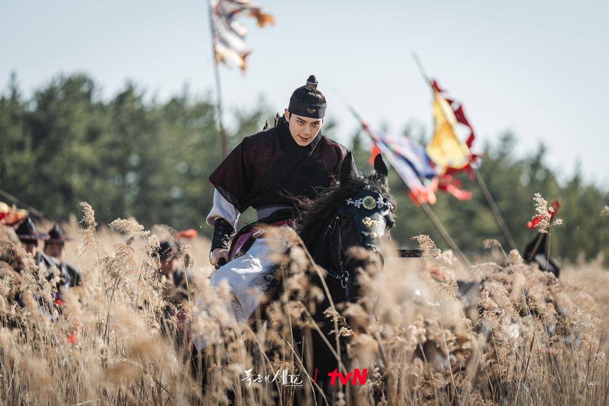 Cuplikan drakor Bon Appetit, Your Majesty (dok. TVN/Bon Appetit, Your Majesty)