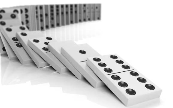 ilustrasi domino (freepik.com/kamran