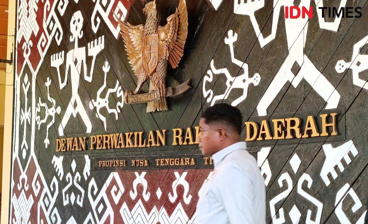 Lobi ruang paripurna DPRD NTT. (IDN Times/Putra Bali Mula)