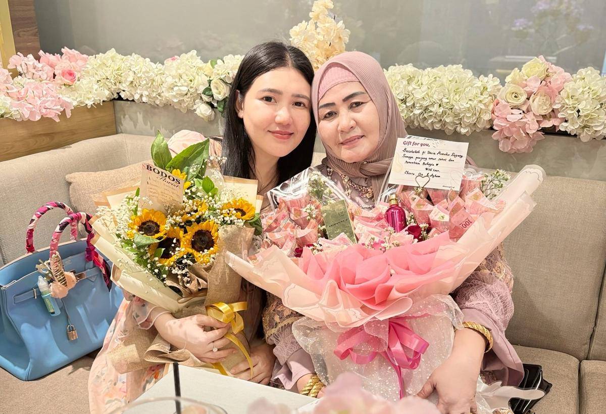Perayaan Ulang Tahun Ibunda Via Vallen yang ke-51