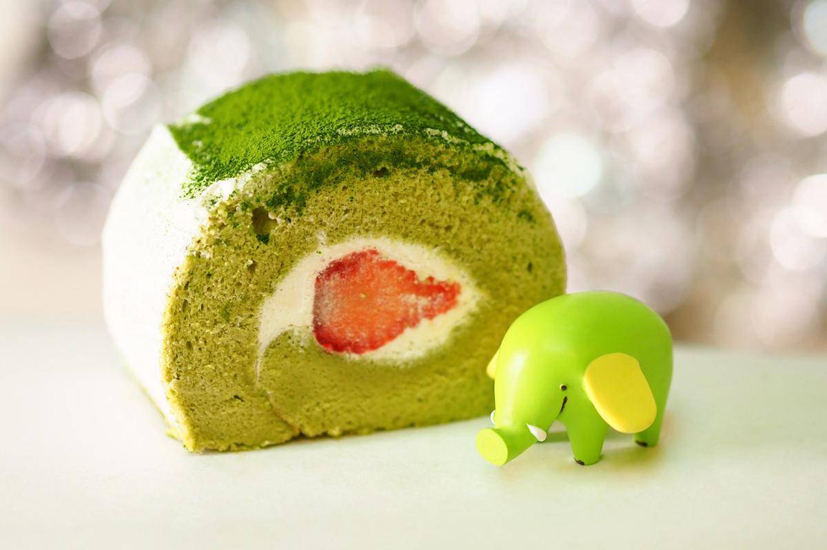 ilustrasi stroberi matcha roll cake (pixabay.com/Hugo_ob)