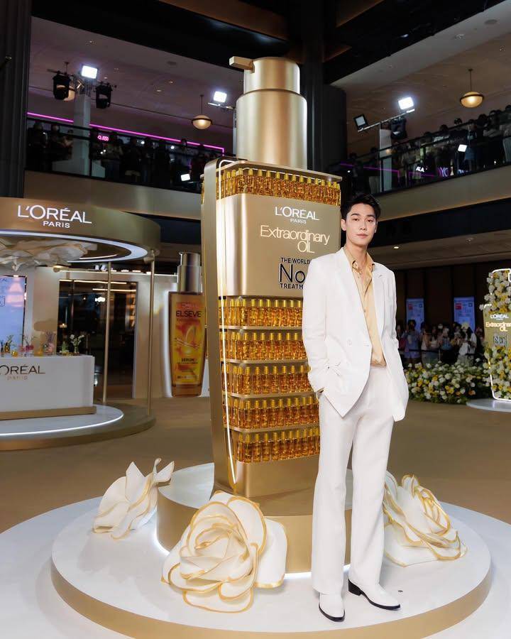 styling white pants ala Dew Jirawat (Instagram.com/dew_jsu)