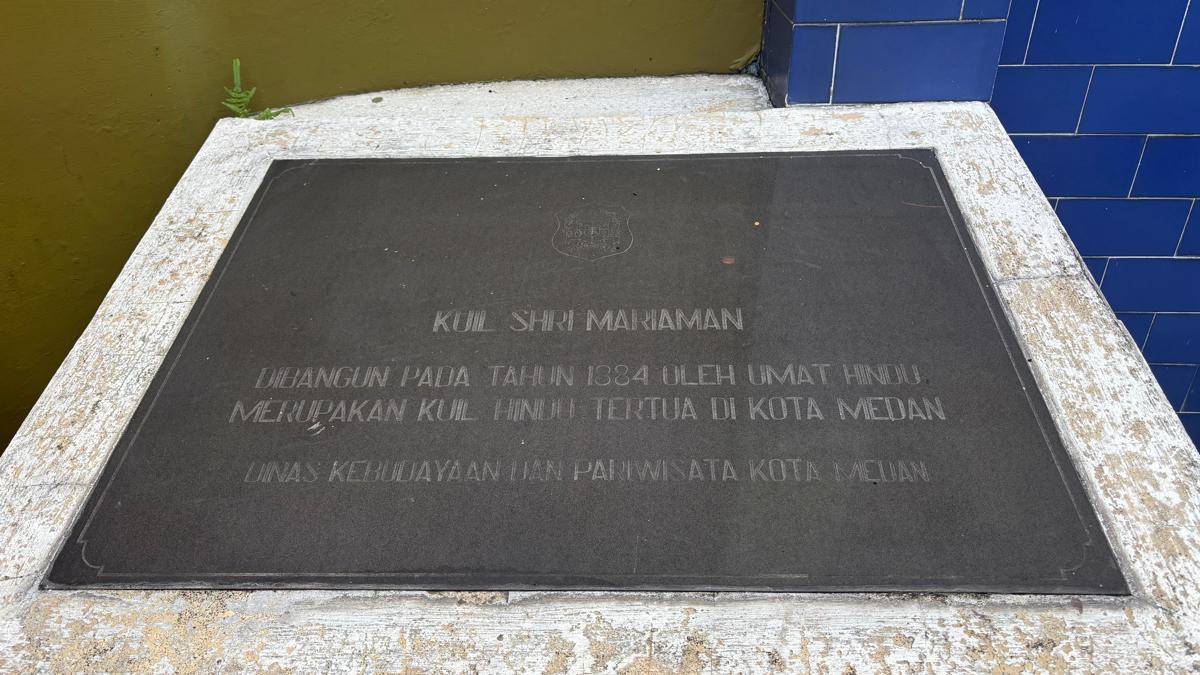 Dibangun pada tahun 1884, Shri Mariamman Temple tercatat sebagai kuil Hindu tertua di Medan. Jejak sejarah yang masih berdiri megah hingga kini. (Mangara Wahyudi)