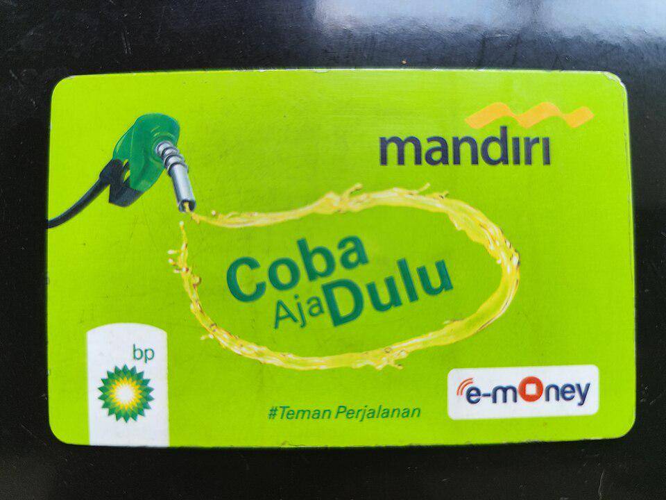 ilustrasi kartu Mandiri e-money (commons.wikimedia.org/Daddynnoob)