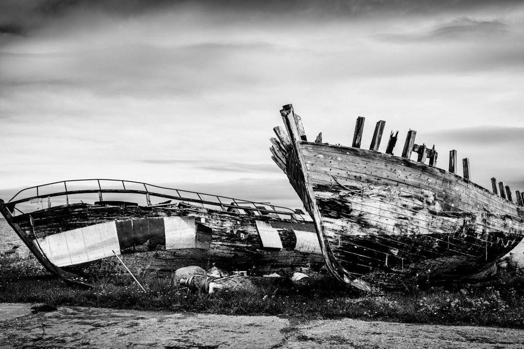 Misteri kapal hantu yang ditemukan tanpa awak di tengah laut. (Pexels/Raul Kozenevski)