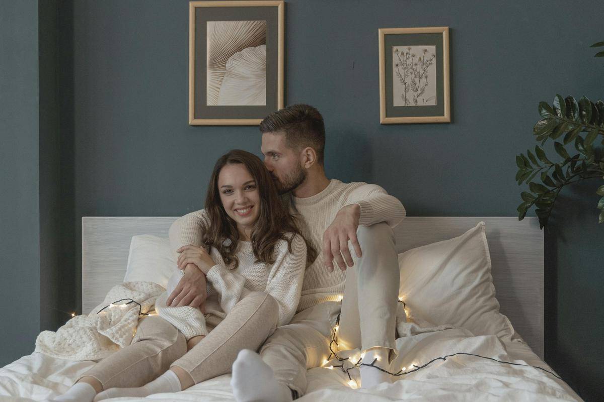 ilustrasi pasangan zodiak yang paling cocok jadi suami istri (pexels.com/tima miroshnichenko)