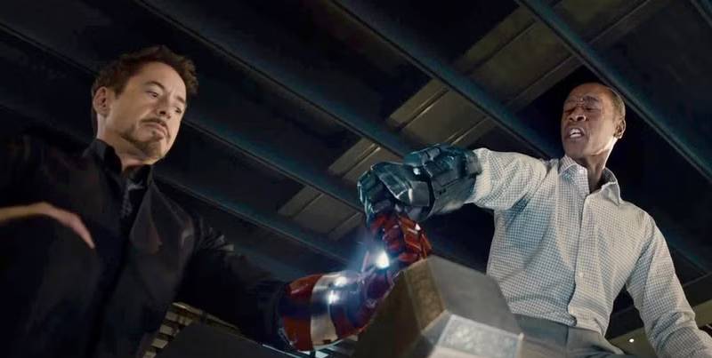 Tony Stark dan Rhodey