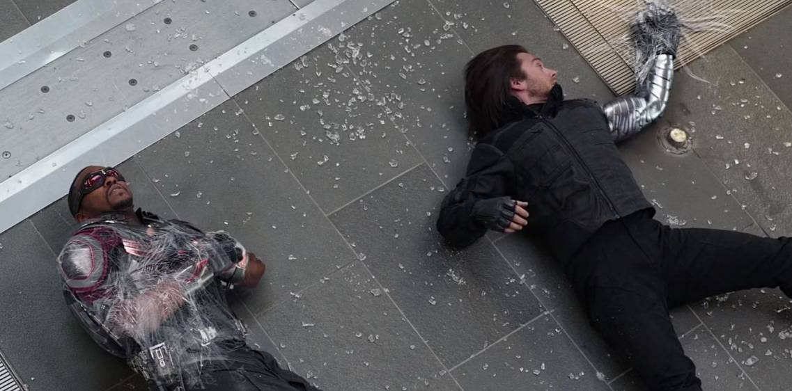 Bucky Barnes dan Falcon