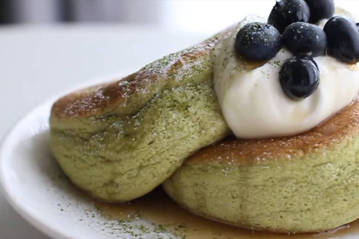 ilustrasi souffle pancake matcha ala Jepang (YouTube.com/INDY ASA)