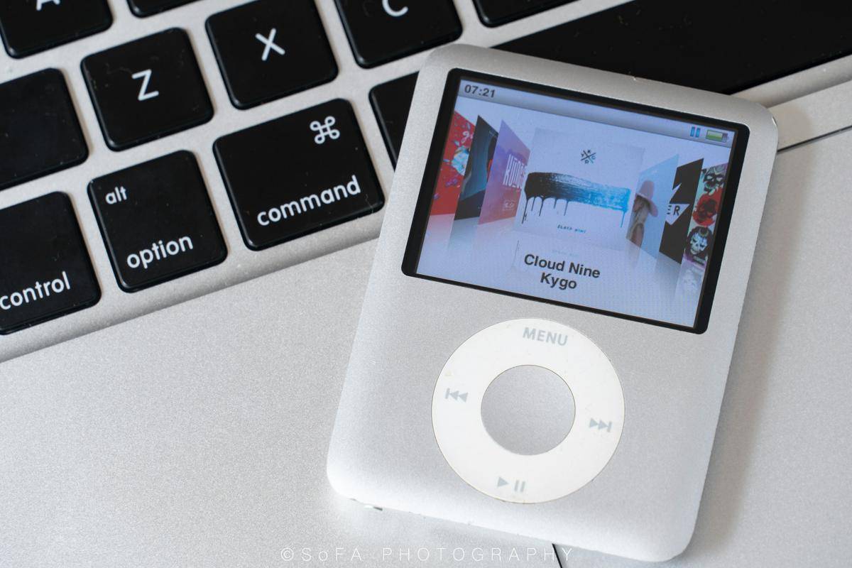 ilustrasi Digital Audio Player 