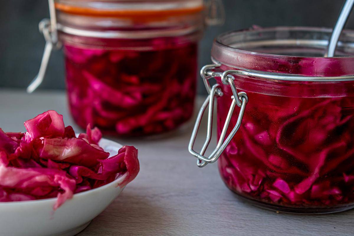 ilustrasi acar kol merah ala Cathy Sharon (unsplash.com/The Matter of Food)