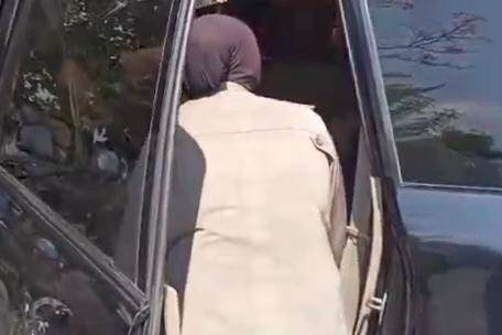 Sejoli diduga mesum di dalam mobil Masjid Quba, kompleks Pusat Pemerintahan Kabupaten Madiun.