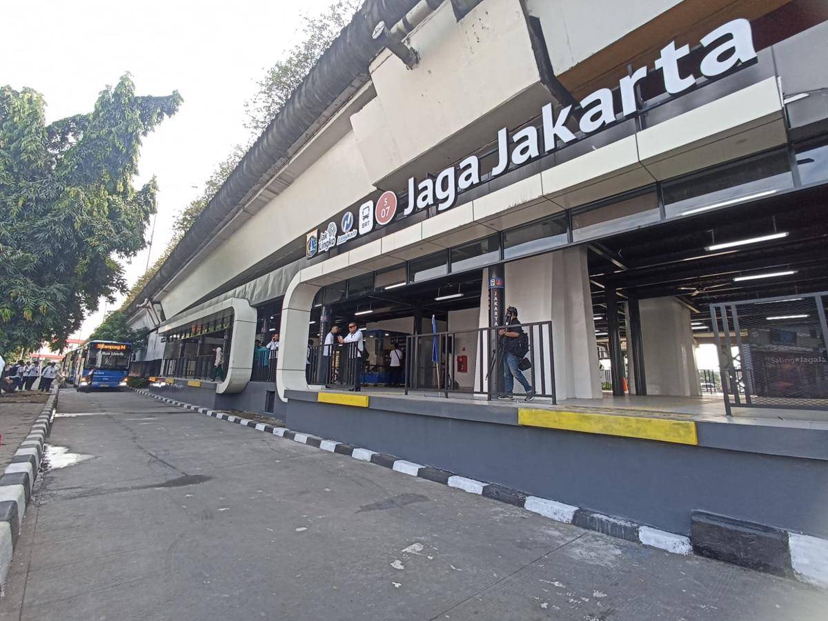 Halte Senen Sentral