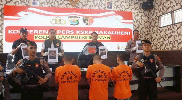 kasus-pemerasan-di-pelabuhan-bakauheni-polisi-ringkus-tiga-pelaku.jpg