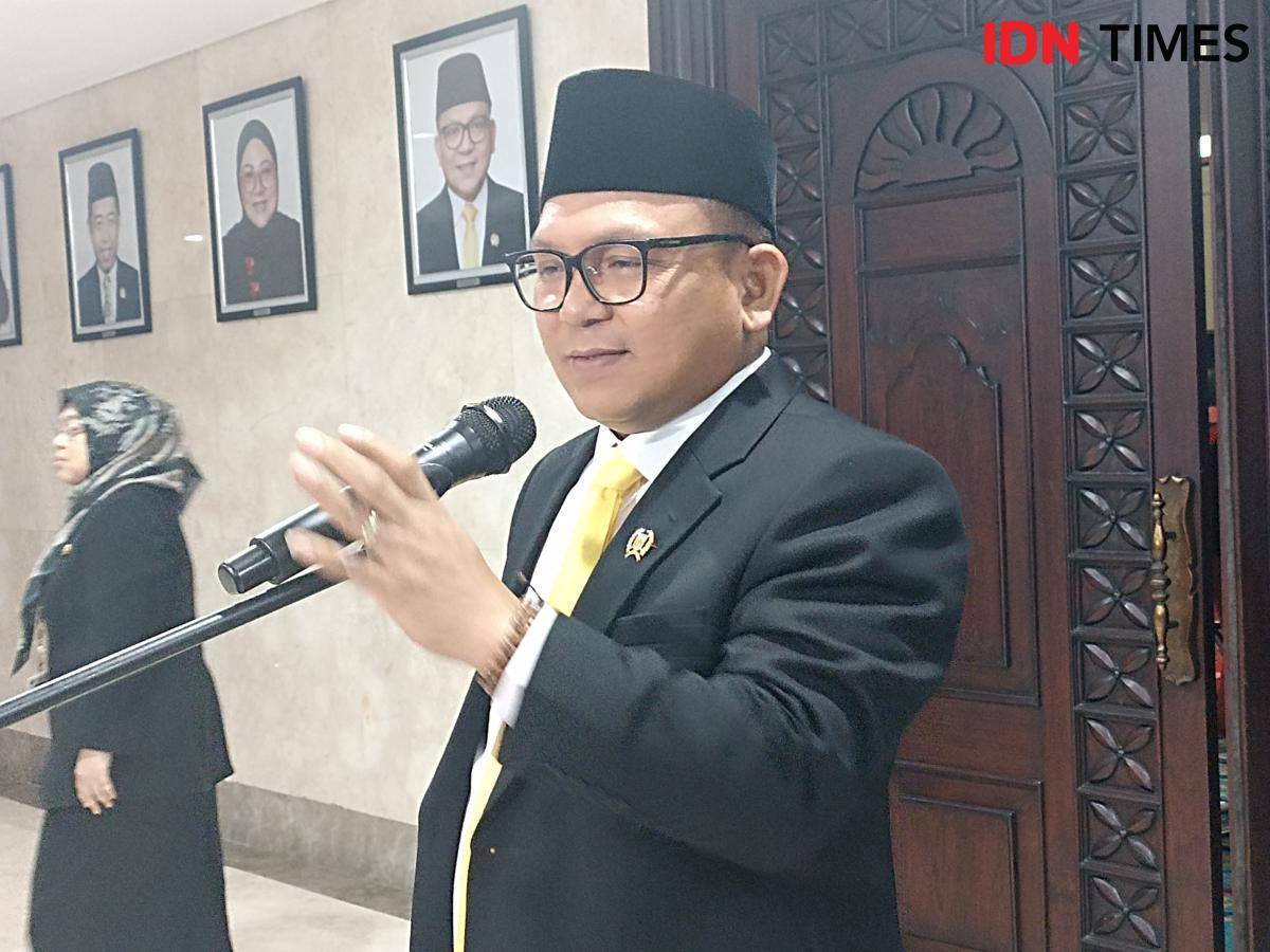 Wakil Ketua DPRD DKI Jakarta Basri Baco di Gedung DPRD, Senin (8/9/2025) IDN Times Dini Suciatiningrum 