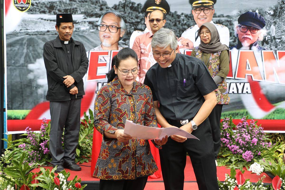Romo Mangun, YB Mangunwijaya