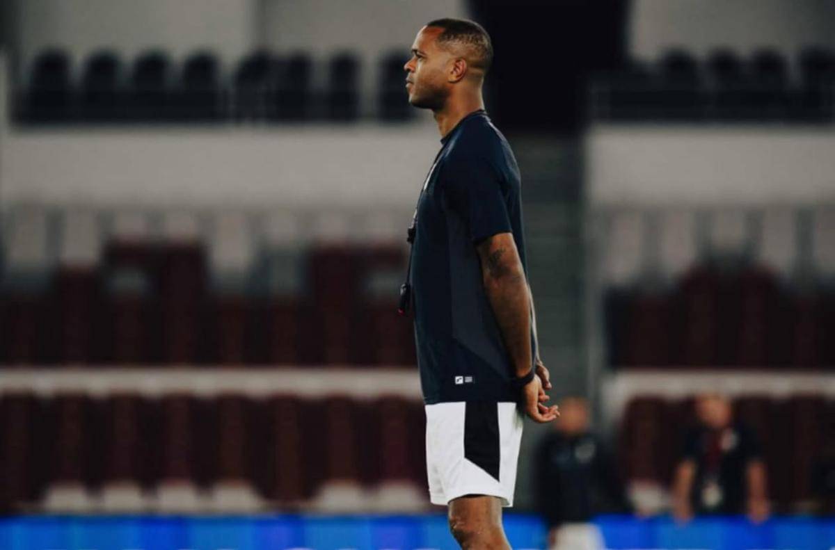ilustrasi patrick kluivert memimpin latihan jelang laga vs lebanon (instagram.com/patrickkluivert9)