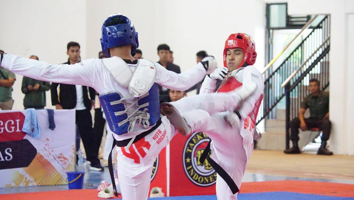 Pertandingan cabor taekwondo pada Porda DIY 2025. (dok. Humas KONI DIY)