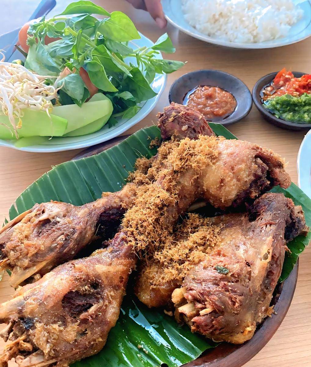 Bebek & Ayam Goreng Samson (google.com/maps/estik wahyu kartika sari)