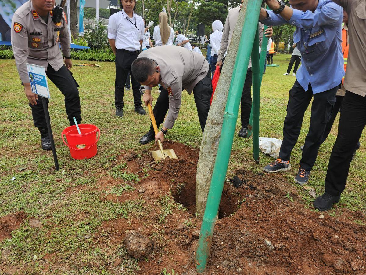 Penanaman sejuta pohon di Bandara Soekarno-Hatta (IDN Times/Maya Aulia Aprilianti)