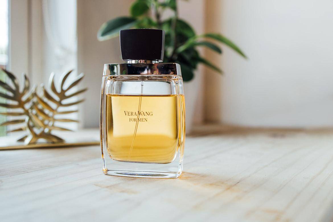 ilustrasi parfum (unsplash.com/deanna alys) 