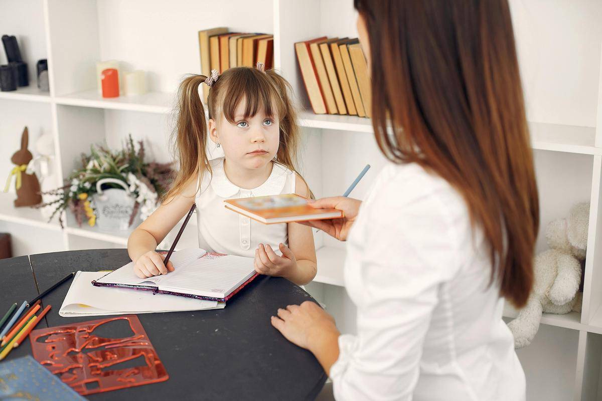 ilustrasi memberi feedback positif saat anak gagal