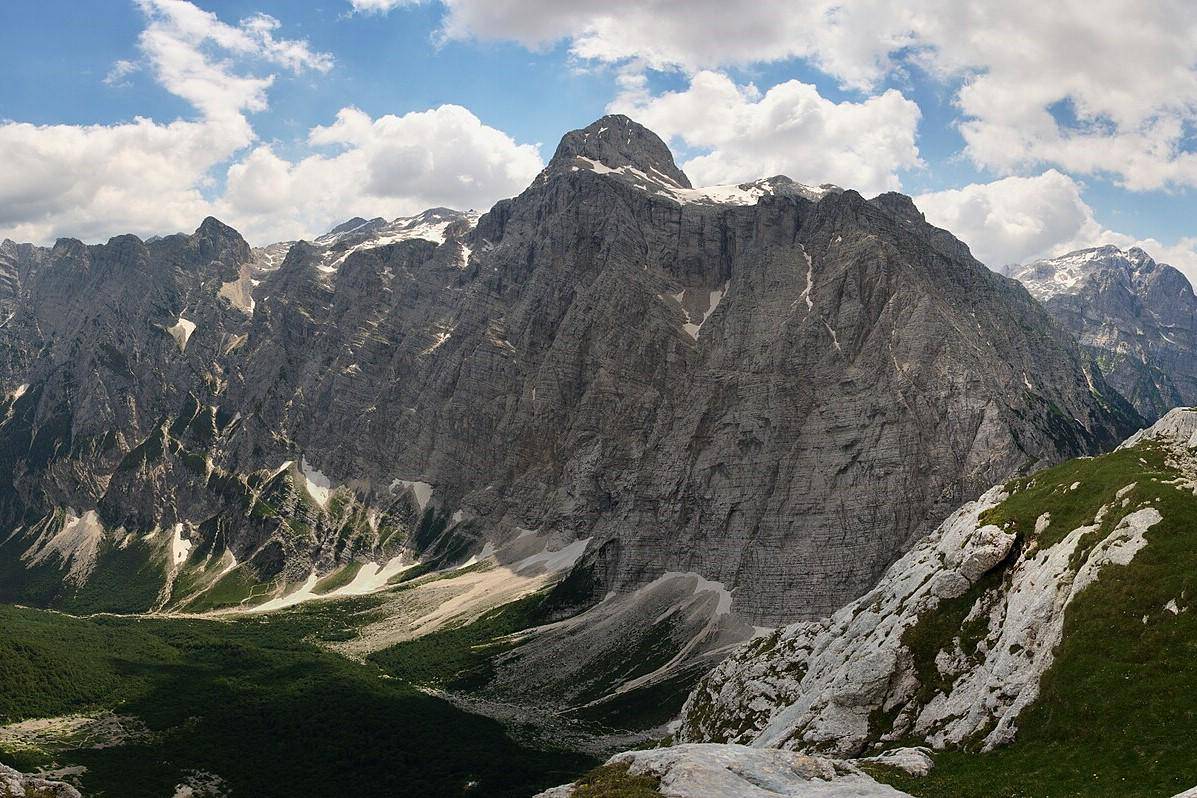 Gunung Triglav, Slovenia (commons.wikimedia.org/javiersanp)
