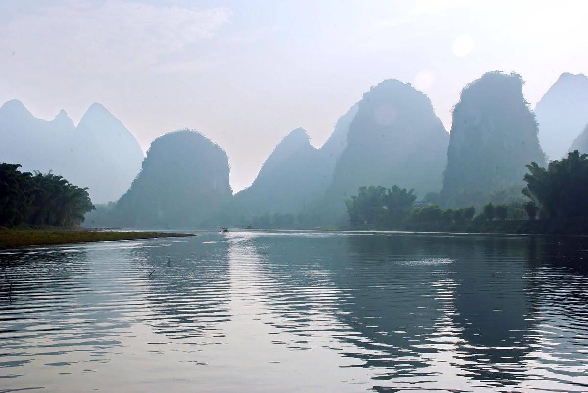 potret Yangshuo, China (pixabay.com/DEZALB)