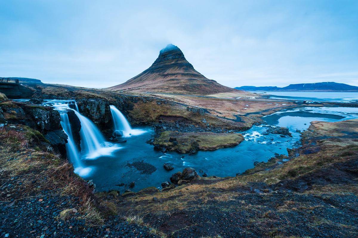 potret Kirkjufell, ikon Islandia yang selalu menjadi favorit fotografer
