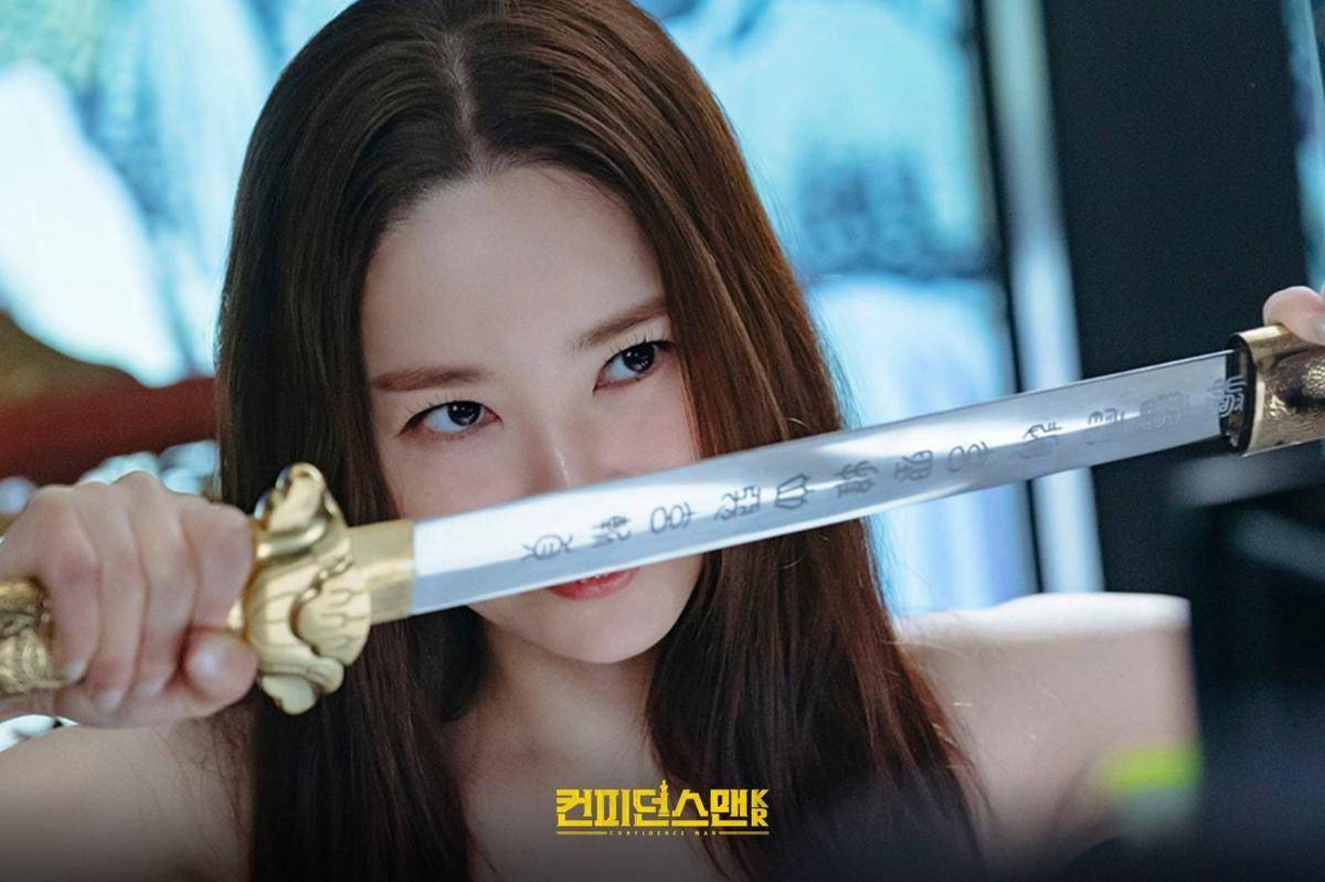 Cuplikan drama Korea Confidence Queen