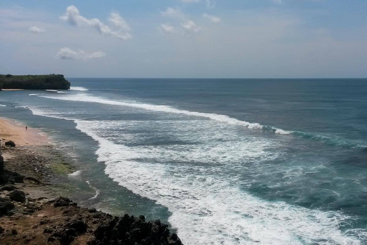 ombak di Pantai Balangan (dok.pribadi/Natalia Indah)