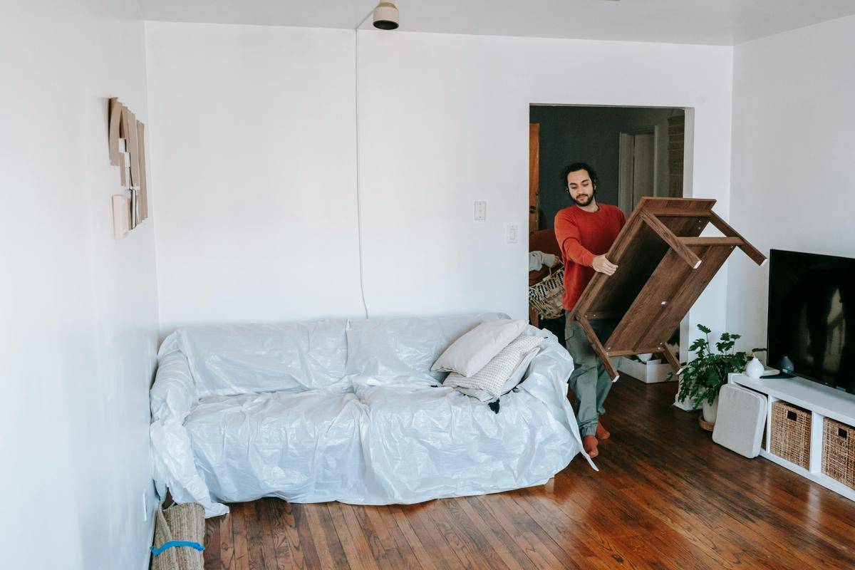 ilustrasi menata ulang kamar (pexels.com/Blue Bird)