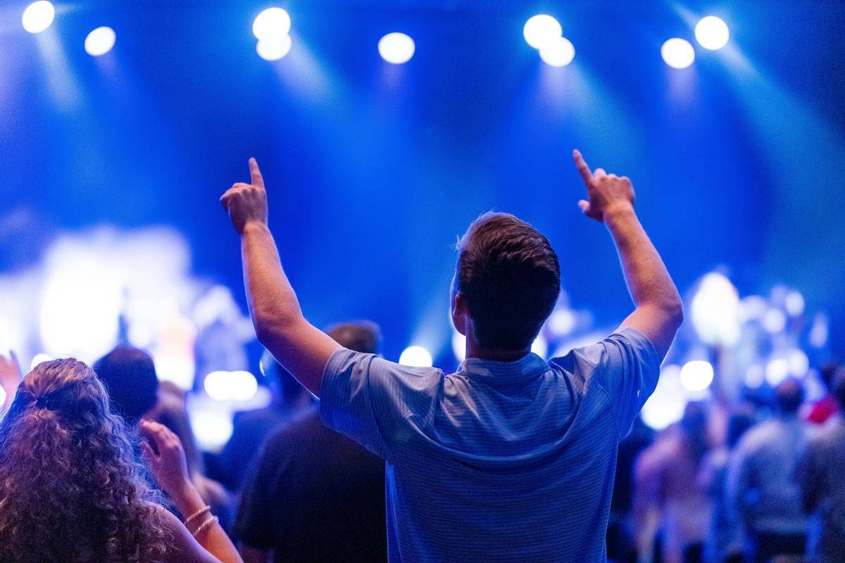 ilustrasi konser live (pexels.com/Caleb Oquendo)