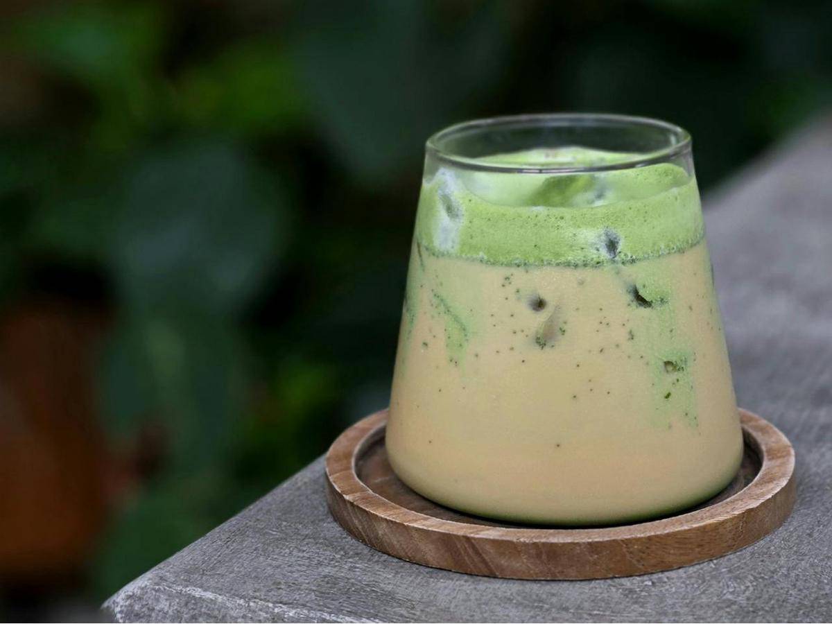 ilustrasi banana matcha latte (pexels.com/Jonathan Juanda)