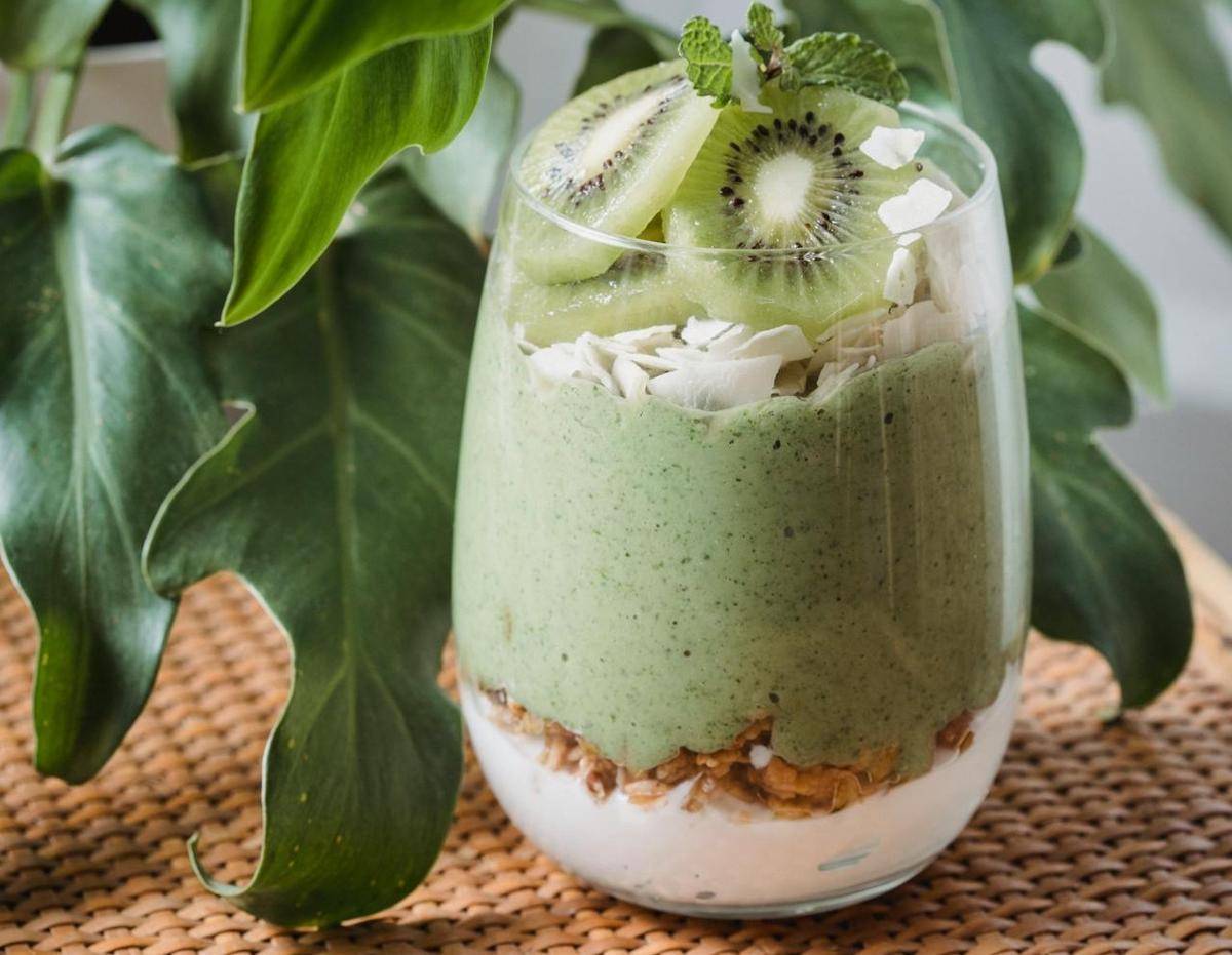 ilustrasi smoothies matcha kiwi (pexels.com/Nicola Barts)